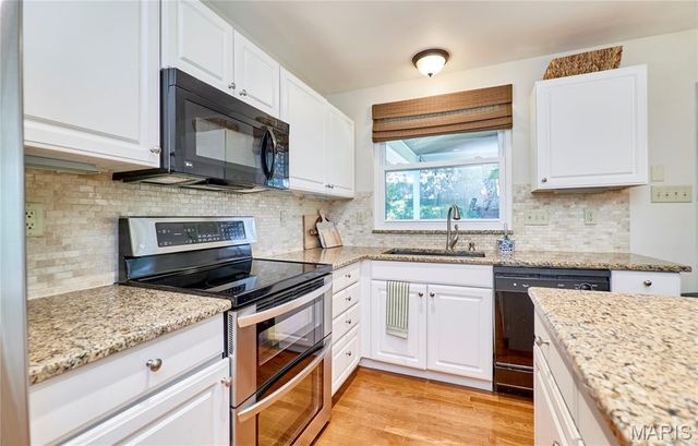 5173 Kings Park Drive, St Louis, MO 63129