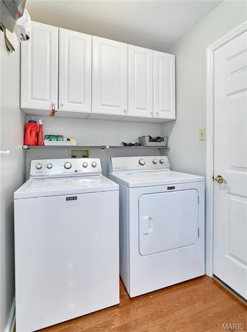 5173 Kings Park Drive, St Louis, MO 63129