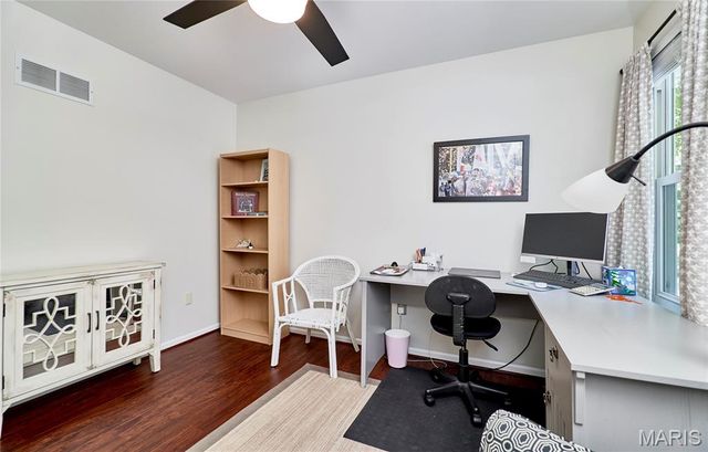 5173 Kings Park Drive, St Louis, MO 63129