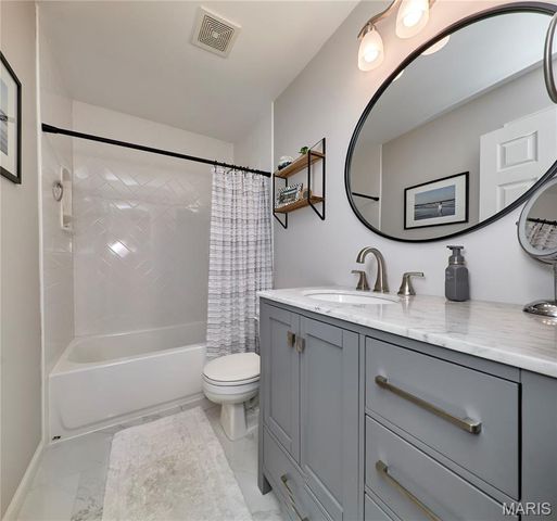 5173 Kings Park Drive, St Louis, MO 63129