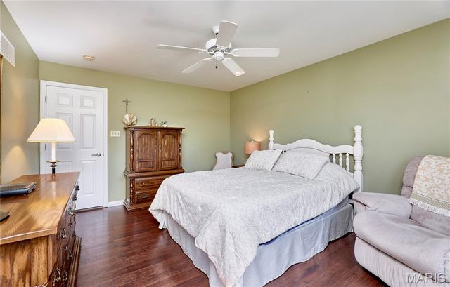 5173 Kings Park Drive, St Louis, MO 63129