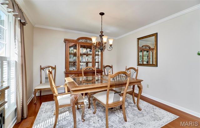 5173 Kings Park Drive, St Louis, MO 63129