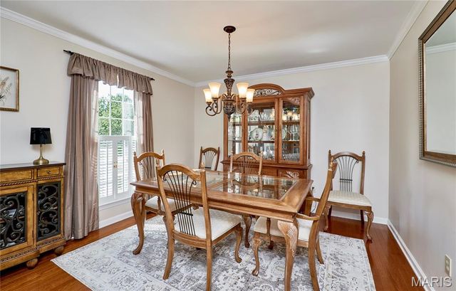 5173 Kings Park Drive, St Louis, MO 63129