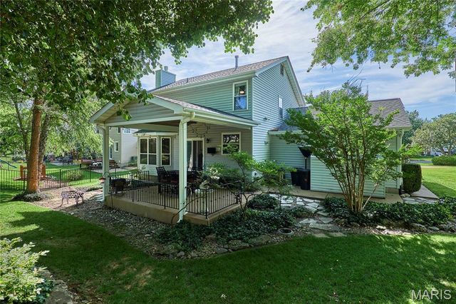 5173 Kings Park Drive, St Louis, MO 63129