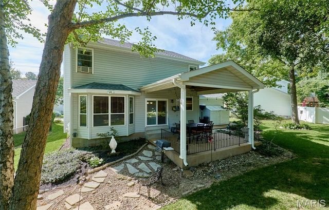 5173 Kings Park Drive, St Louis, MO 63129