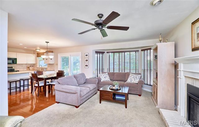 5173 Kings Park Drive, St Louis, MO 63129