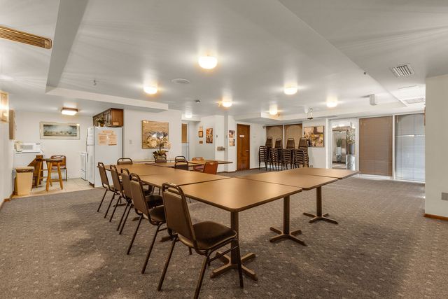 6400 N Cicero Avenue 416, Lincolnwood, IL 60712