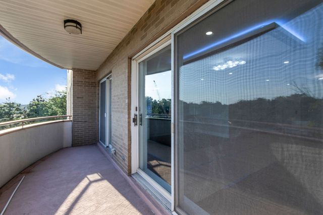 6400 N Cicero Avenue 416, Lincolnwood, IL 60712