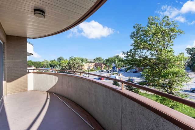 6400 N Cicero Avenue 416, Lincolnwood, IL 60712