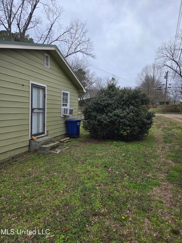 329 Court Street, Ashland, MS 38603