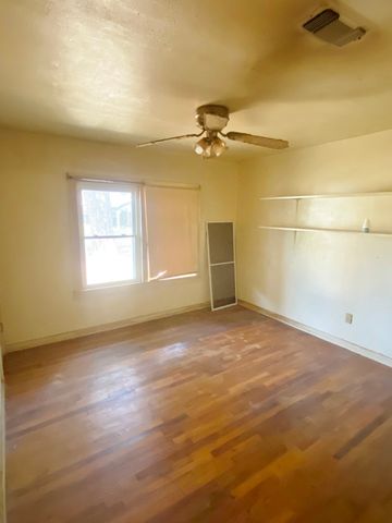 219 S Centre Street, De Kalb, TX 75559