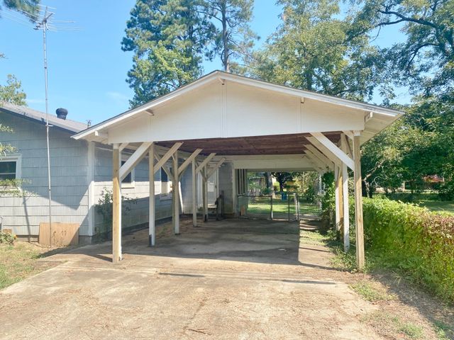 219 S Centre Street, De Kalb, TX 75559