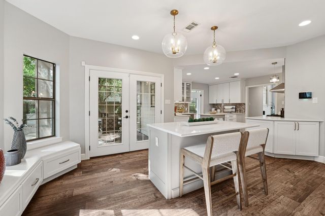 7204 Guava CV, Austin, TX 78750