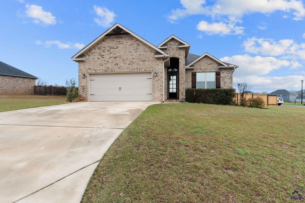 82 Agriculture Ln, Perry, GA 31069