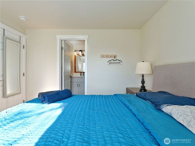 6105 S 124th St, Seattle, WA 98178