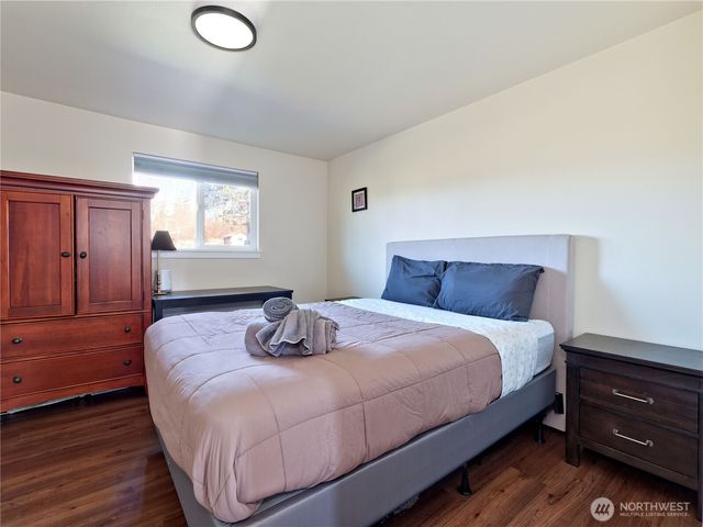 6105 S 124th St, Seattle, WA 98178