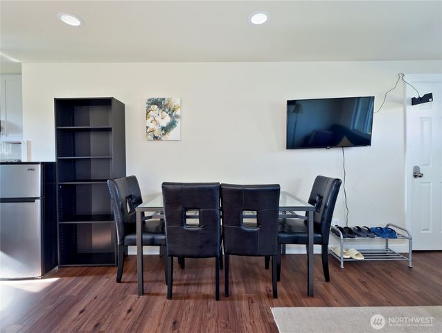 6105 S 124th St, Seattle, WA 98178