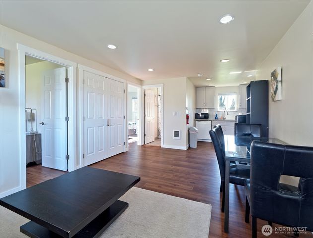6105 S 124th St, Seattle, WA 98178