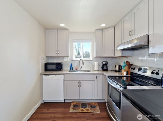 6105 S 124th St, Seattle, WA 98178
