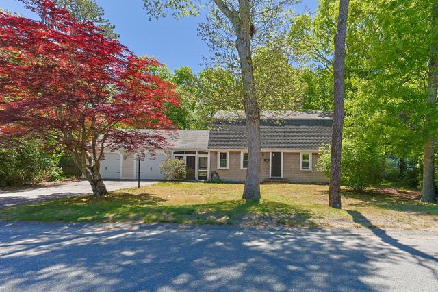 49 Powderhorn Way, Centerville, MA 02632