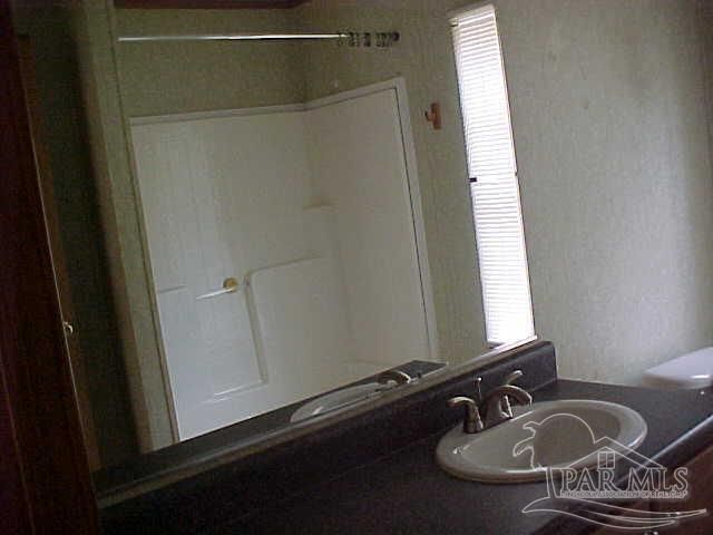 4727 Radio Rd, Milton, FL 32583