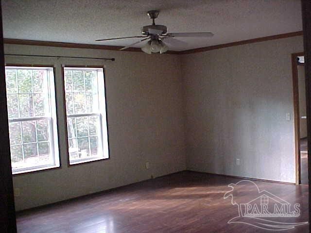 4727 Radio Rd, Milton, FL 32583