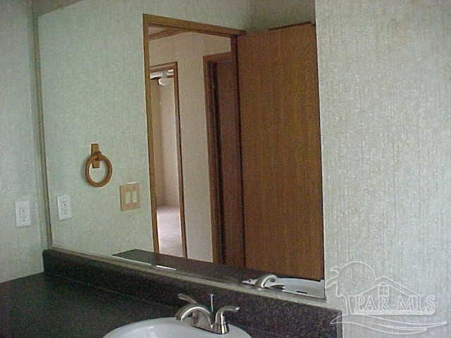 4727 Radio Rd, Milton, FL 32583