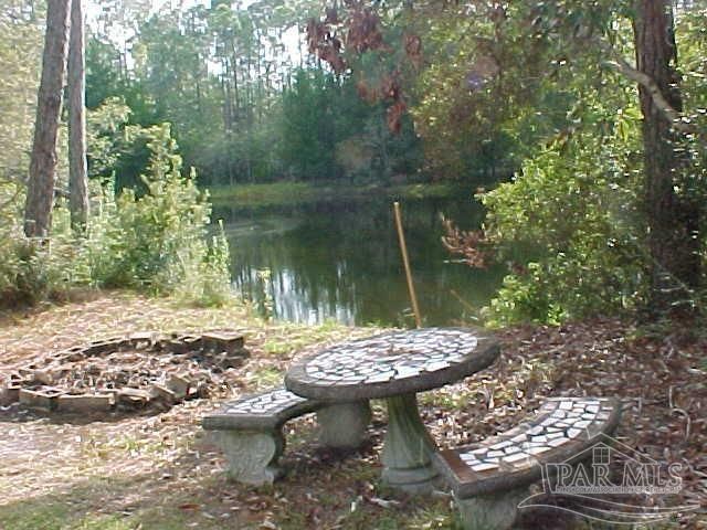 4727 Radio Rd, Milton, FL 32583