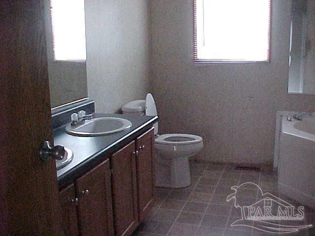 4727 Radio Rd, Milton, FL 32583