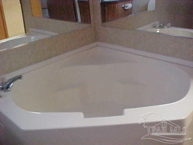 4727 Radio Rd, Milton, FL 32583