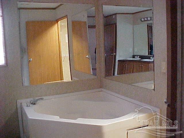 4727 Radio Rd, Milton, FL 32583