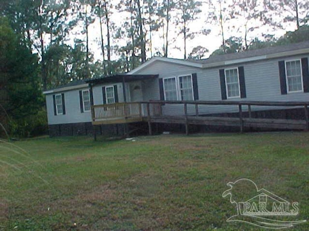 4727 Radio Rd, Milton, FL 32583