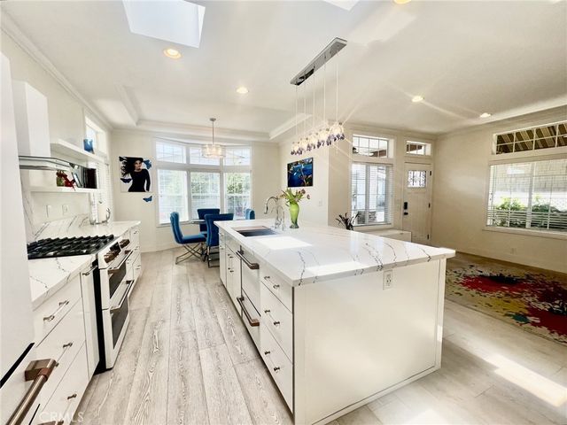 252 Mayflower, Newport Beach, CA 92660