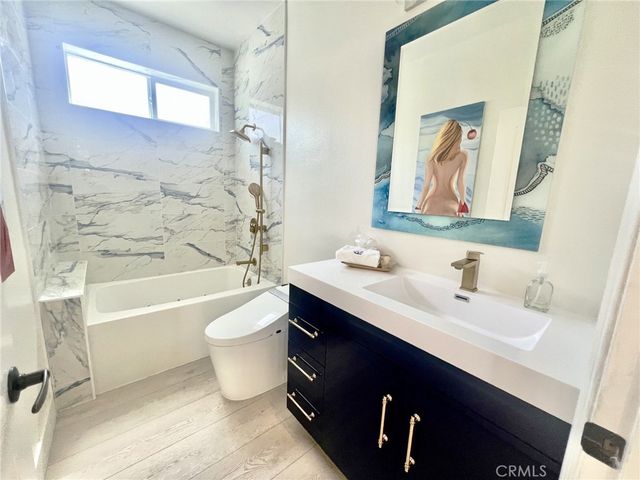 252 Mayflower, Newport Beach, CA 92660