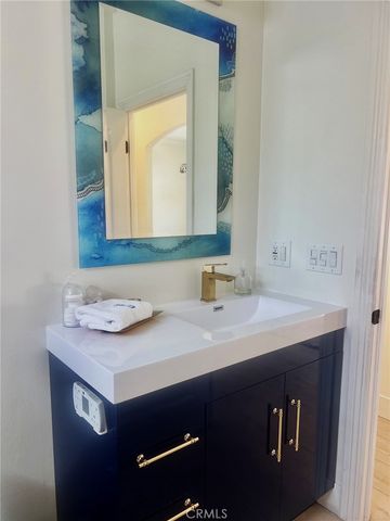 252 Mayflower, Newport Beach, CA 92660