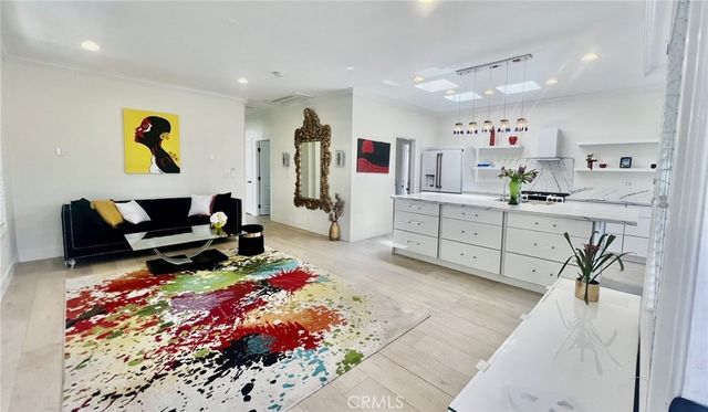 252 Mayflower, Newport Beach, CA 92660