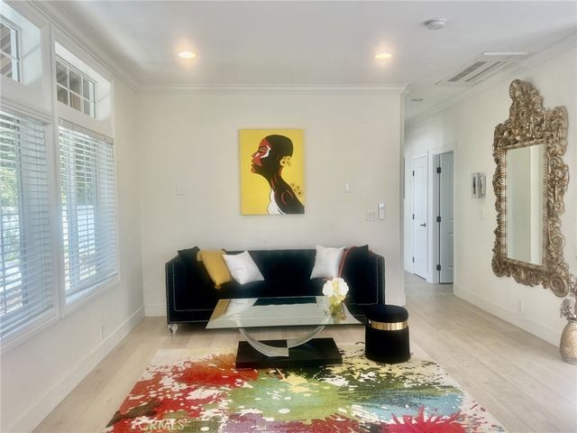 252 Mayflower, Newport Beach, CA 92660