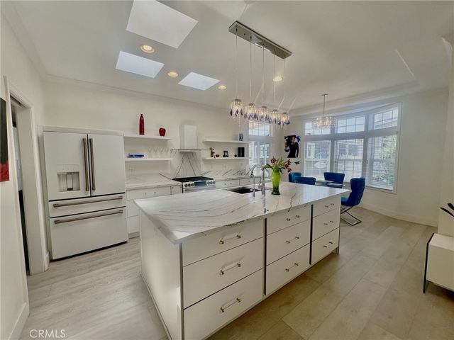 252 Mayflower, Newport Beach, CA 92660