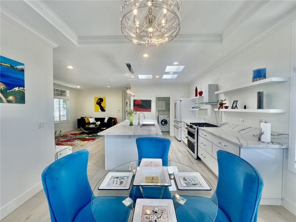 252 Mayflower, Newport Beach, CA 92660