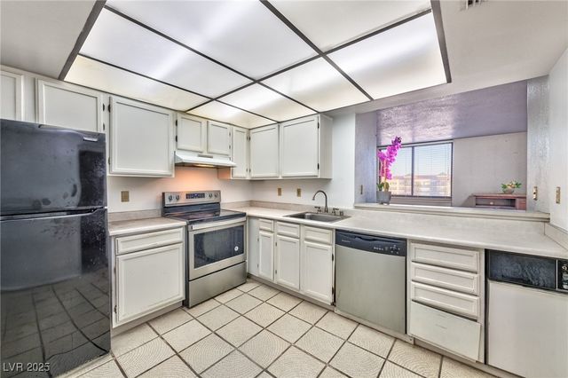 3930 University Center Drive 412, Las Vegas, NV 89119