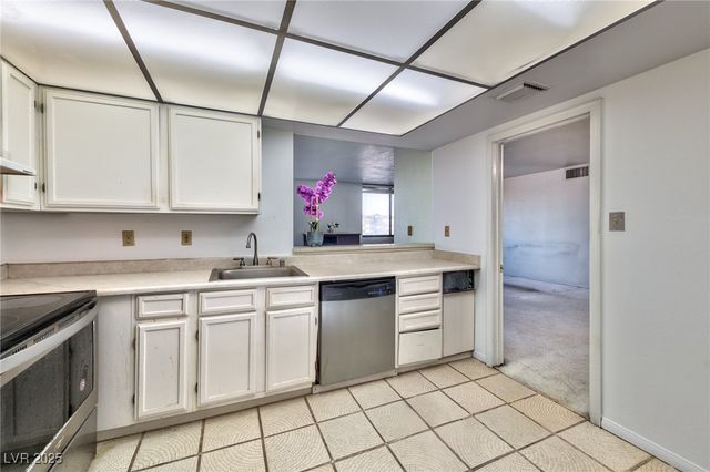 3930 University Center Drive 412, Las Vegas, NV 89119