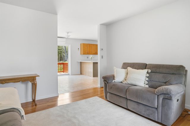 5 Van Buren Circle, Goffstown, NH 03045