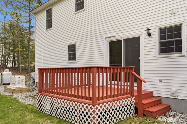 5 Van Buren Circle, Goffstown, NH 03045
