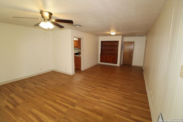 15331 Cottage, Lytle, TX 78052