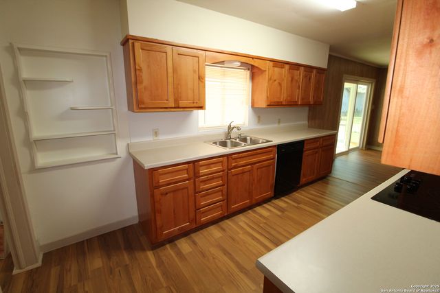 15331 Cottage, Lytle, TX 78052