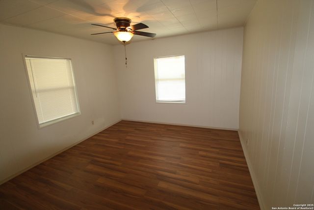 15331 Cottage, Lytle, TX 78052