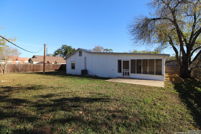 15331 Cottage, Lytle, TX 78052