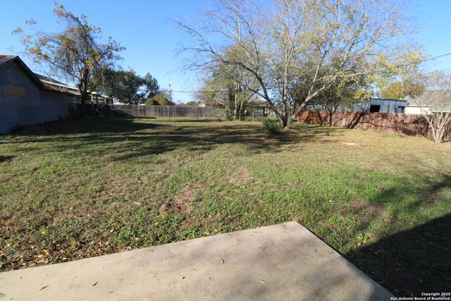 15331 Cottage, Lytle, TX 78052