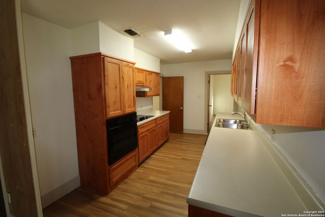 15331 Cottage, Lytle, TX 78052