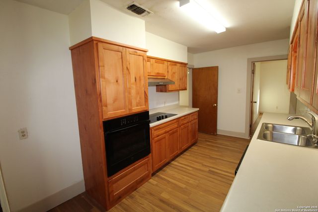 15331 Cottage, Lytle, TX 78052